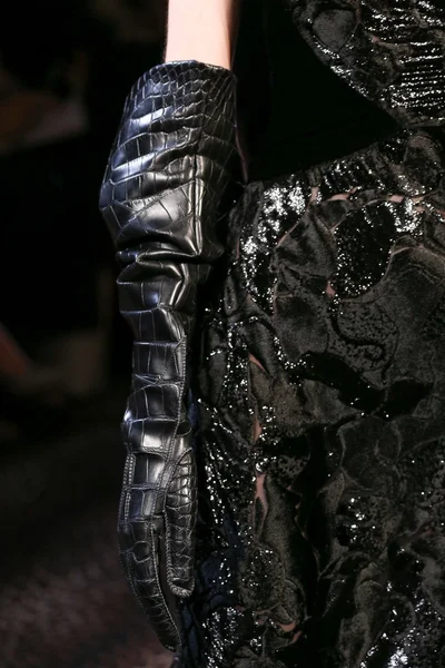 Look 64